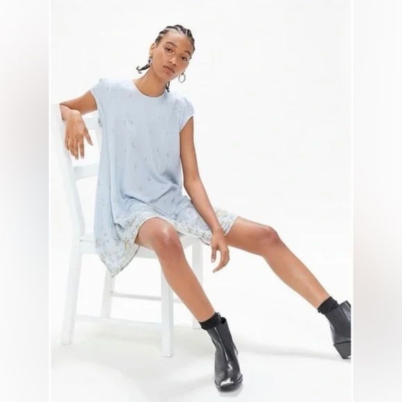 NWT Urban Outfitters Baby Blue Floral Trapeze Dress SZ XS - Picture 2 of 9